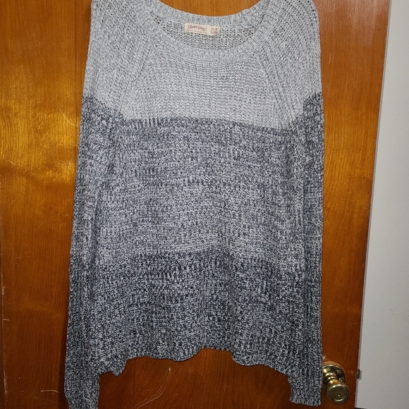 Sweater - Picture 1 of 2